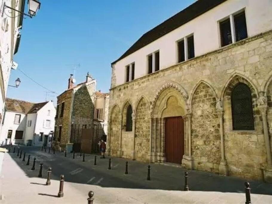 Petite Maison De Ville Au Calme ブリ・コント・ロベール エクステリア 写真